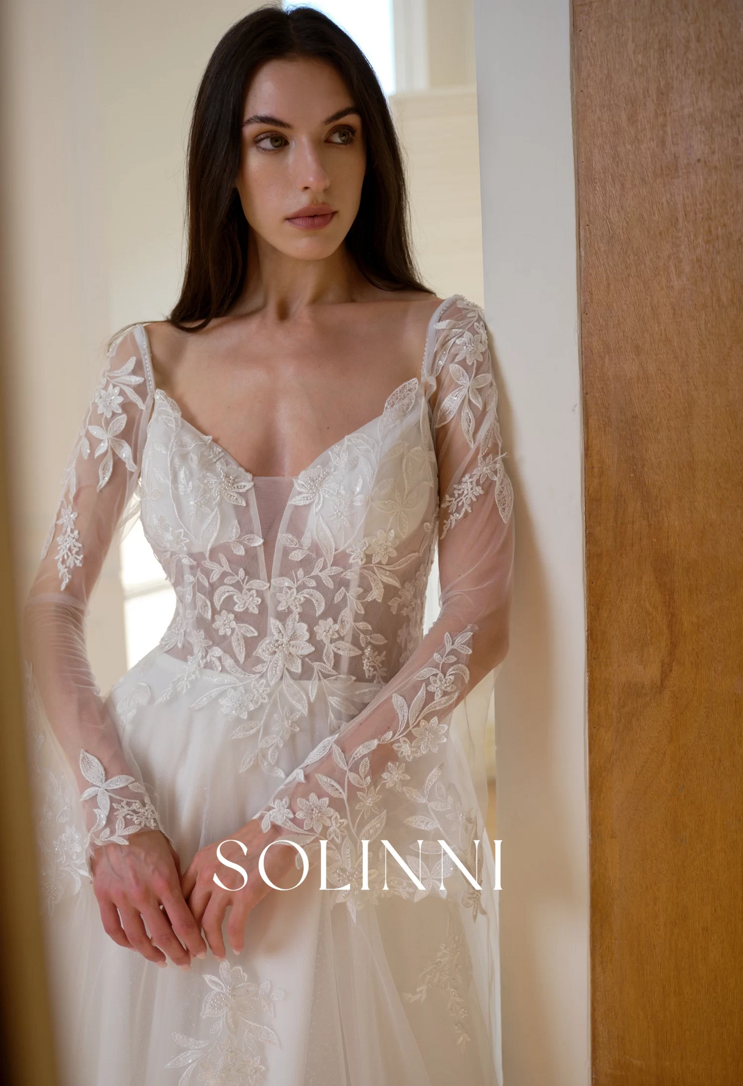 Luce – Lace A-Line Wedding Dress with Detachable Bell Sleeves｜Solinni