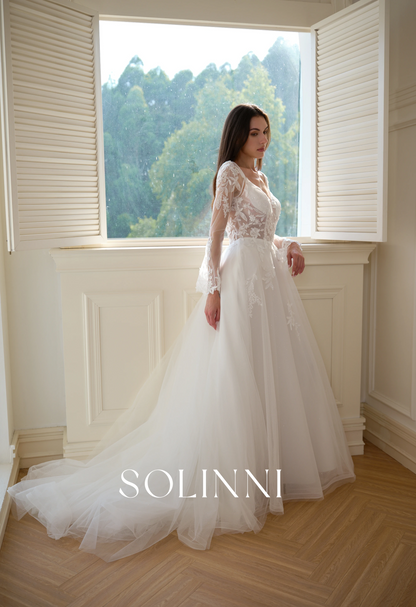 Luce – Lace A-Line Wedding Dress with Detachable Bell Sleeves｜Solinni