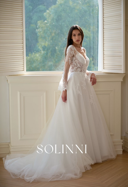 Luce – Lace A-Line Wedding Dress with Detachable Bell Sleeves｜Solinni