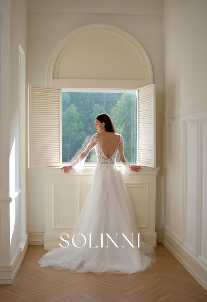 Luce – Lace A-Line Wedding Dress with Detachable Bell Sleeves｜Solinni