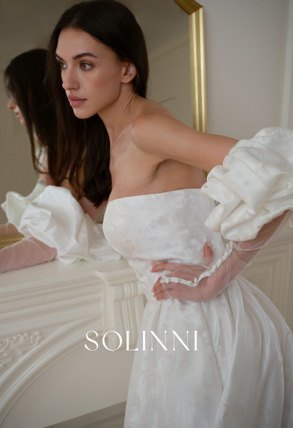 Selin – Jacquard Wedding Dress with Basque Waist and Slit