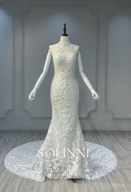 Halter Neck Slim Wedding Dress with Gorgeous Train