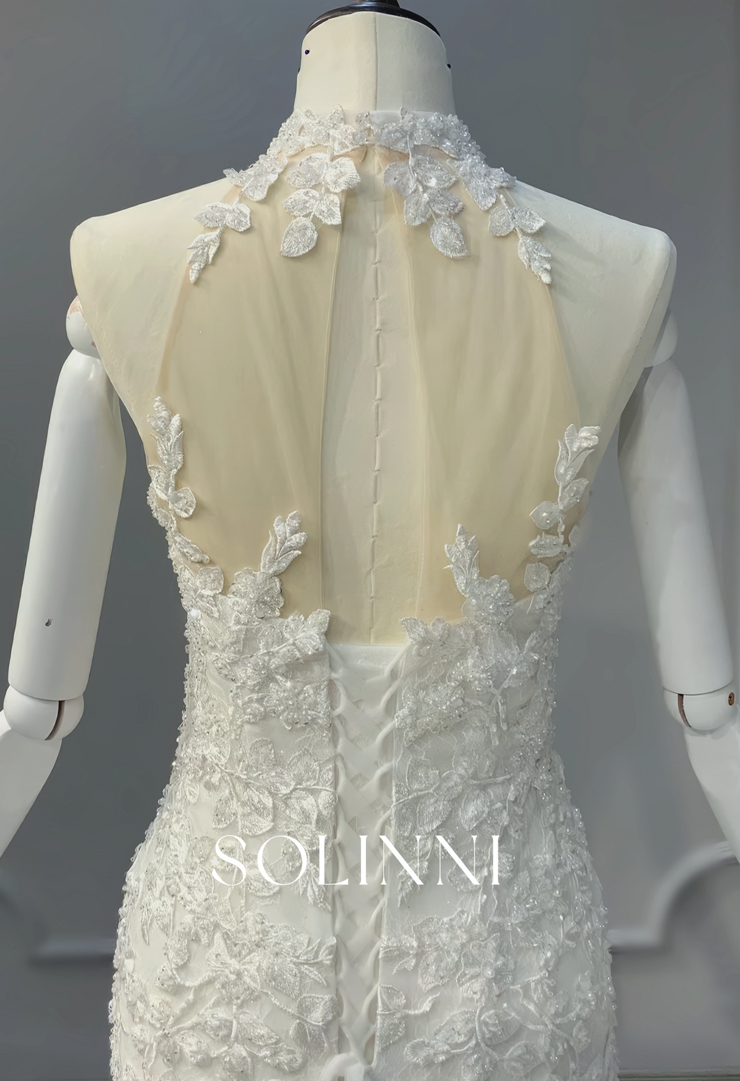 Halter Neck Slim Wedding Dress with Gorgeous Train