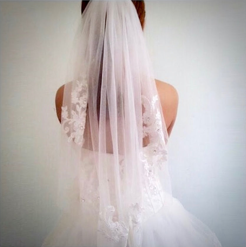 "Julianne" - Lace Edge Fingertip Length Bridal Veil - Available in White and Ivory