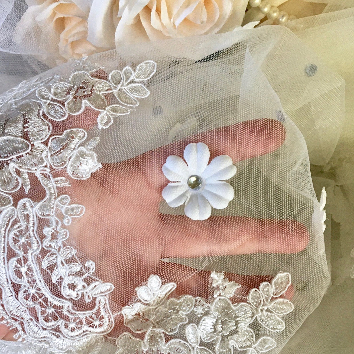 Lana - Wedding Lace and 3D Flowers Mantilla Veil - Cathedral Length
