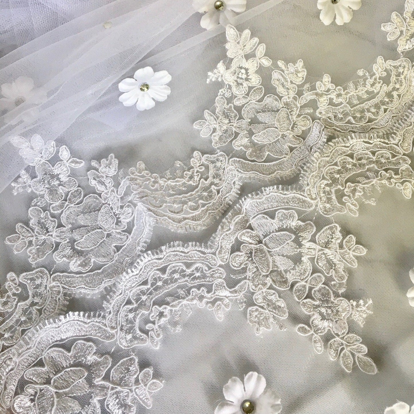Lana - Wedding Lace and 3D Flowers Mantilla Veil - Cathedral Length