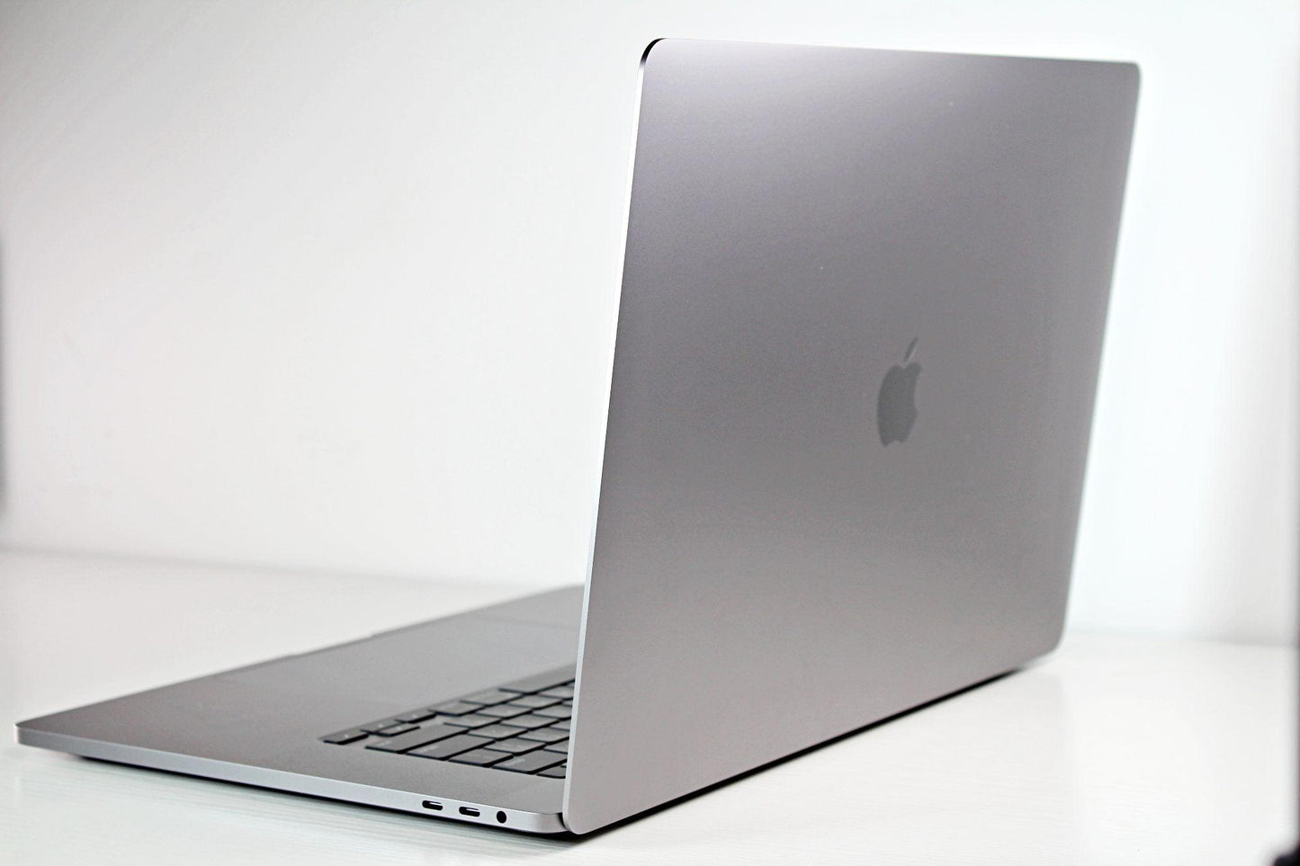 MacBook Pro (2019) 16-Inch - 2.4GHz Core i9 - 5300M - 16GB RAM (Configurable)