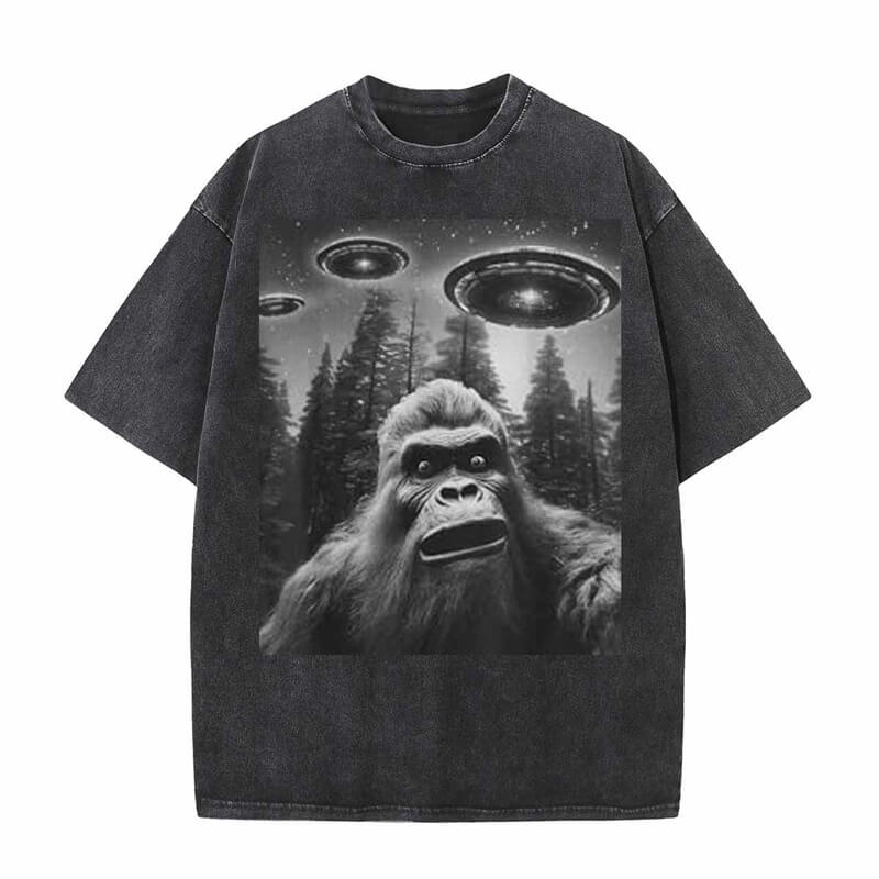 Bigfoot Sasquatch Alien UFO Print T-shirt