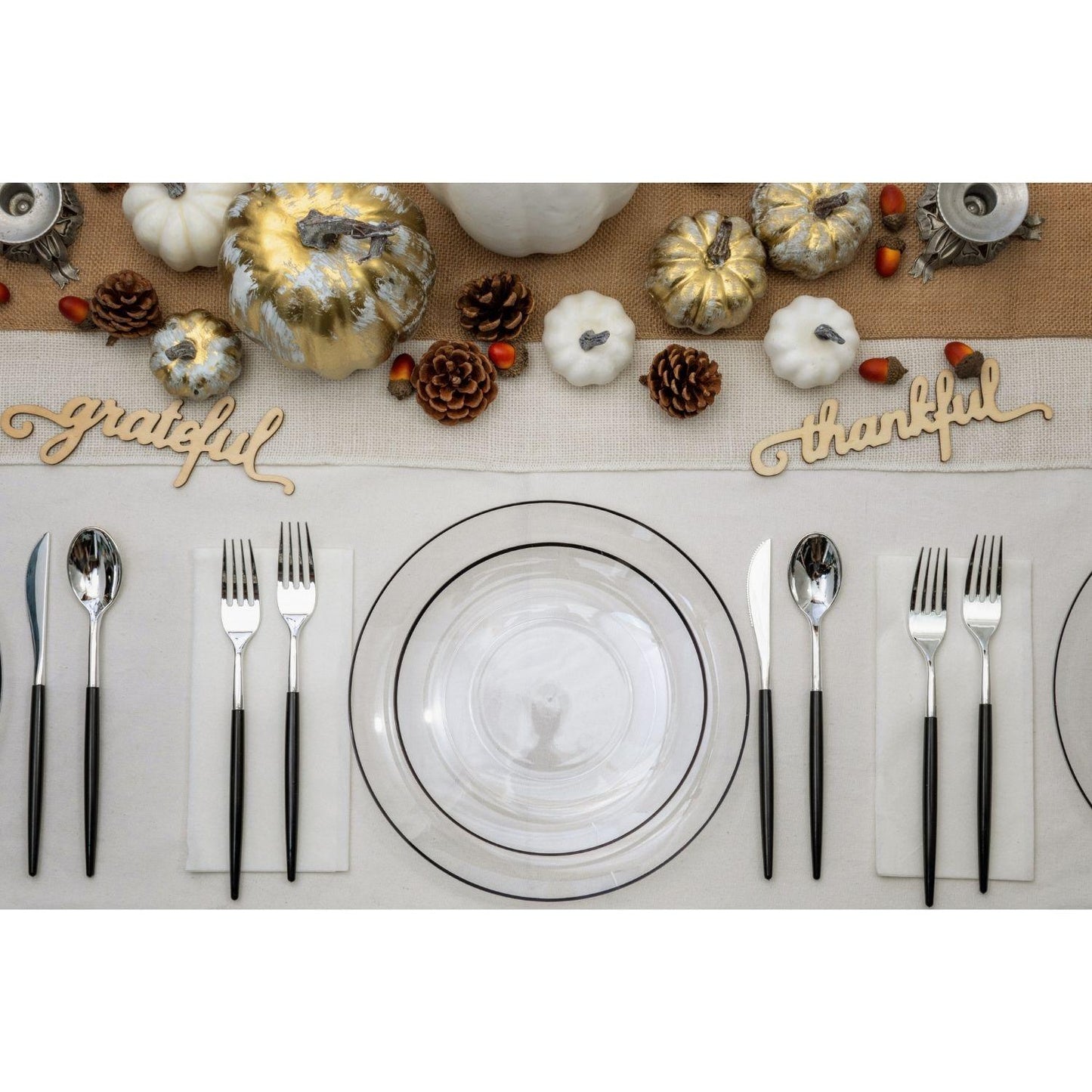 10 In. Classic Clear Design Plates Black Rim | 10 Count
