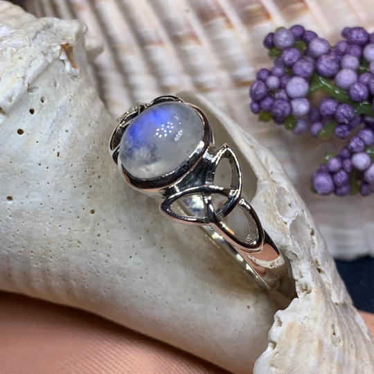 Nina Celtic Knot Ring