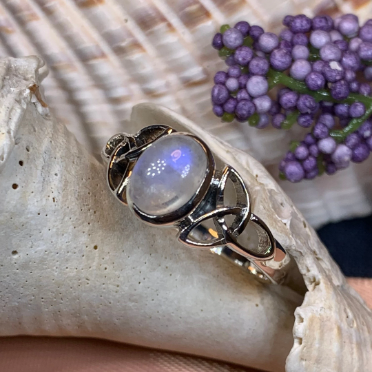 Nina Celtic Knot Ring