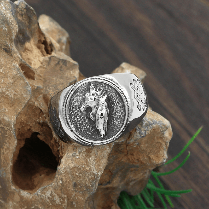 Retro Celtic Wolf Stainless Steel Viking Ring