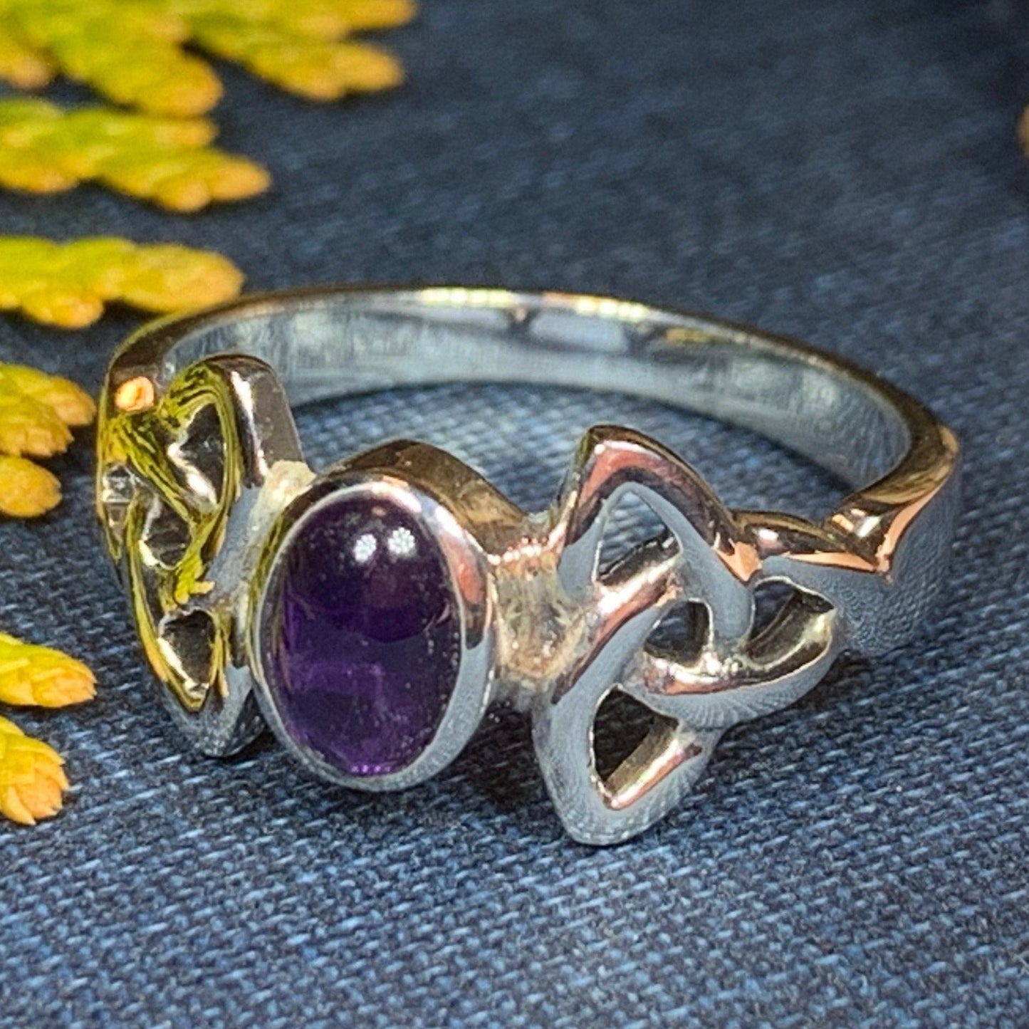 Rori Trinity Knot Ring