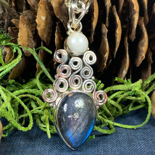 Phoebe Labradorite Necklace