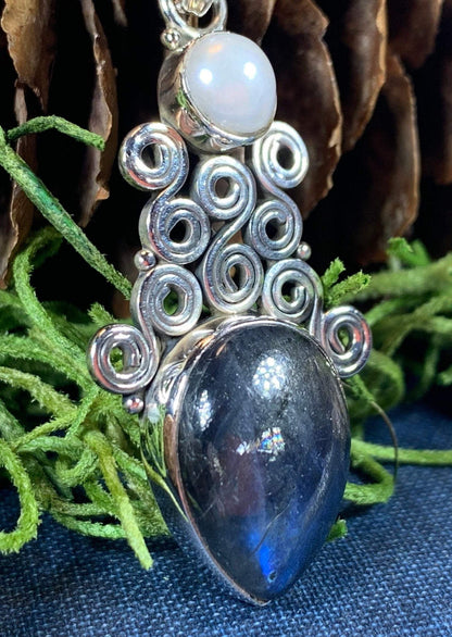 Phoebe Labradorite Necklace