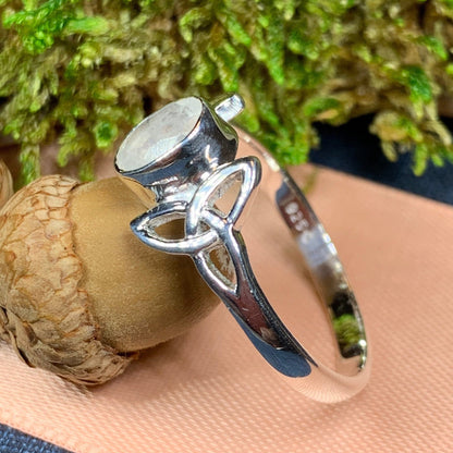 Cordelia Trinity Knot Ring