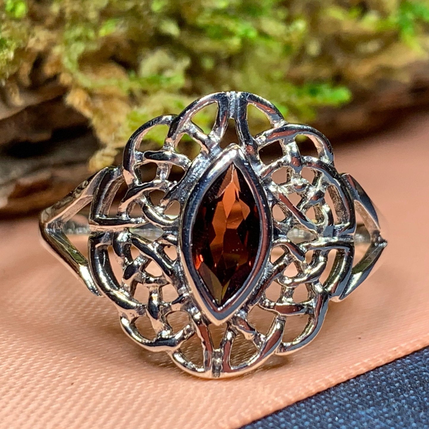 Leanna Celtic Knot Ring