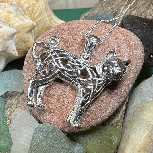 Shavella Celtic Cat Necklace
