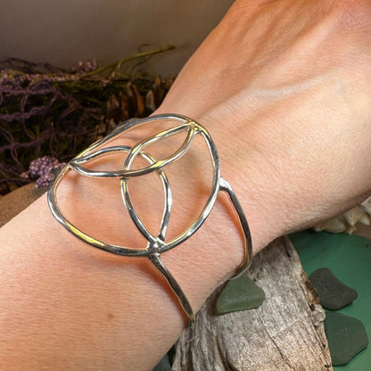 Trinity Knot Cage Bracelet