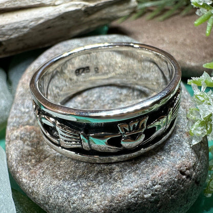 Celtic Claddagh Band Ring