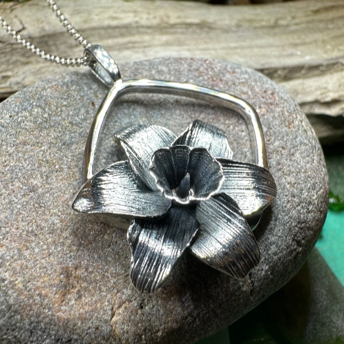 Snowdonia Daffodil Necklace