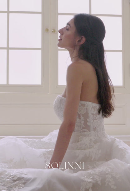 Alira – Sparkly Organdy Wedding Dress with Voluminous Silhouette