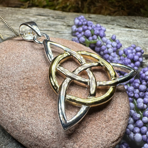 Norna Triquetra Necklace