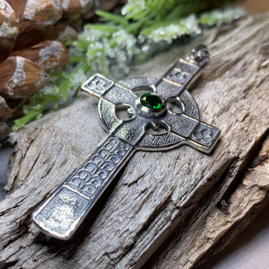 Gibrian Celtic Cross Necklace