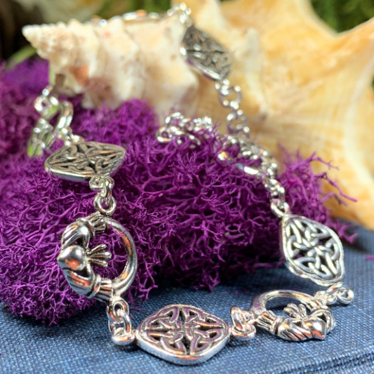 Kira Claddagh Celtic Knot Bracelet