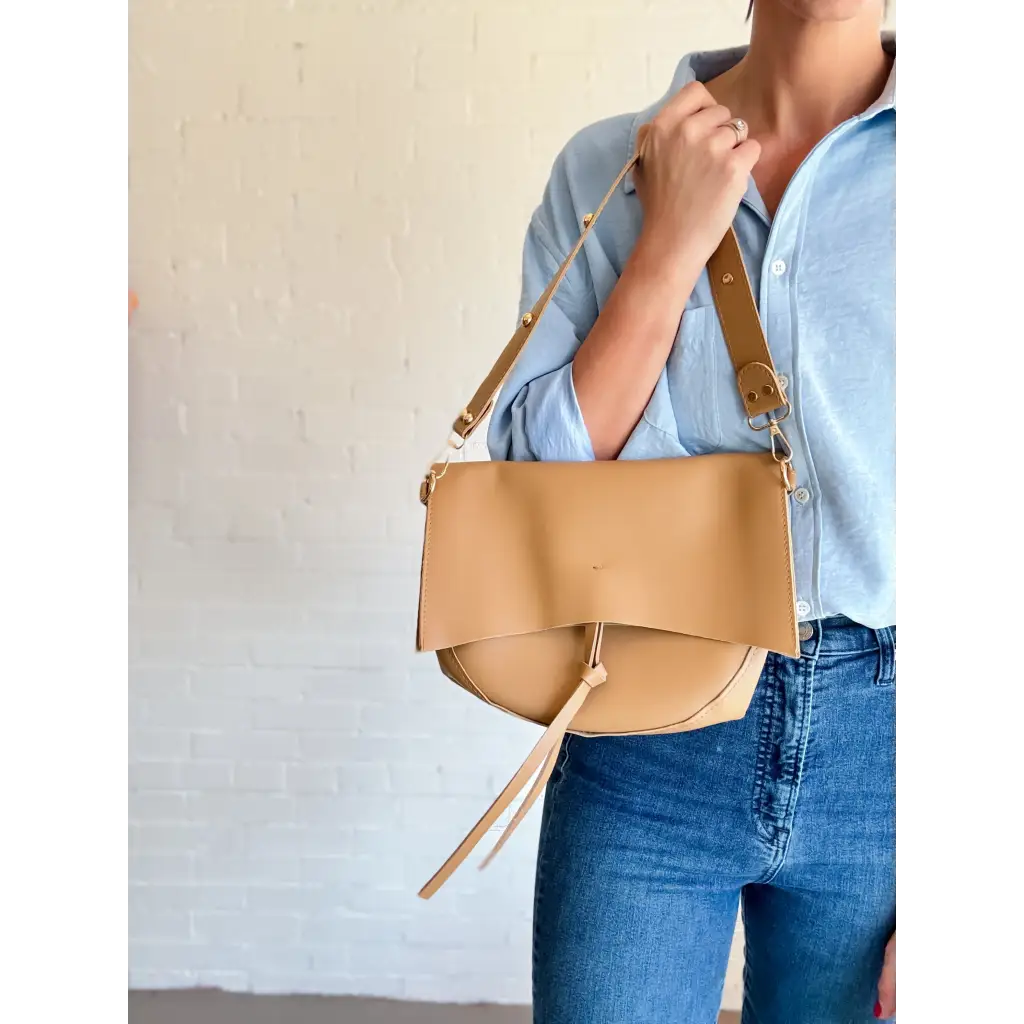 Roxie Saddle Crossbody Bag