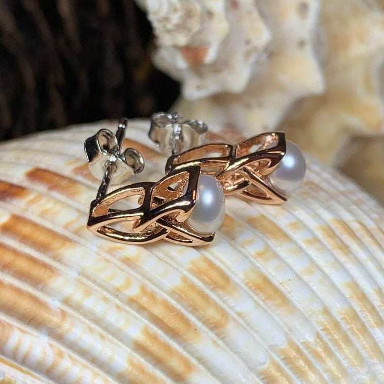 Trinity Knot Pearl Post Earring