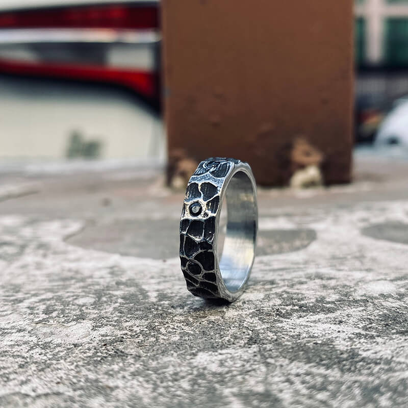 Vintage Hammer Pattern Zircon Inlaid Stainless Steel Ring